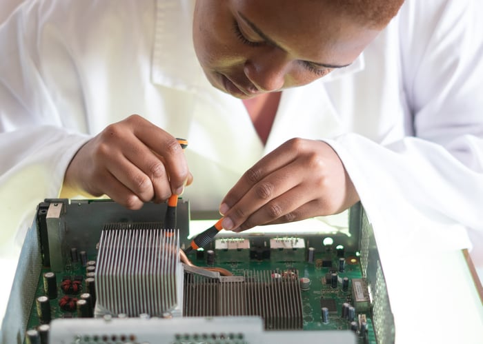  sourcing electronic components